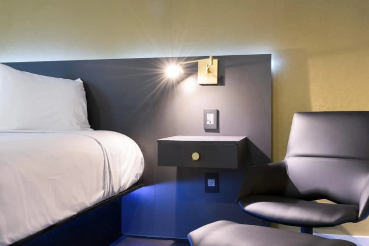 Glen Capri Inn & Suites - Burbank photo 3