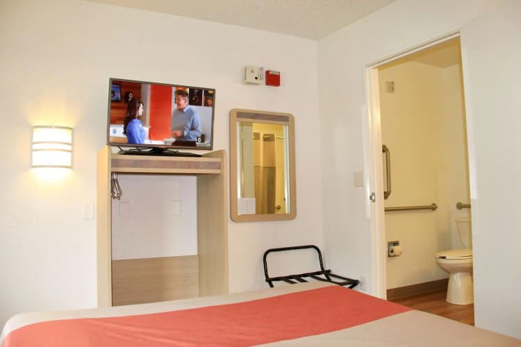 Motel 6 Hartford - Enfield photo 5
