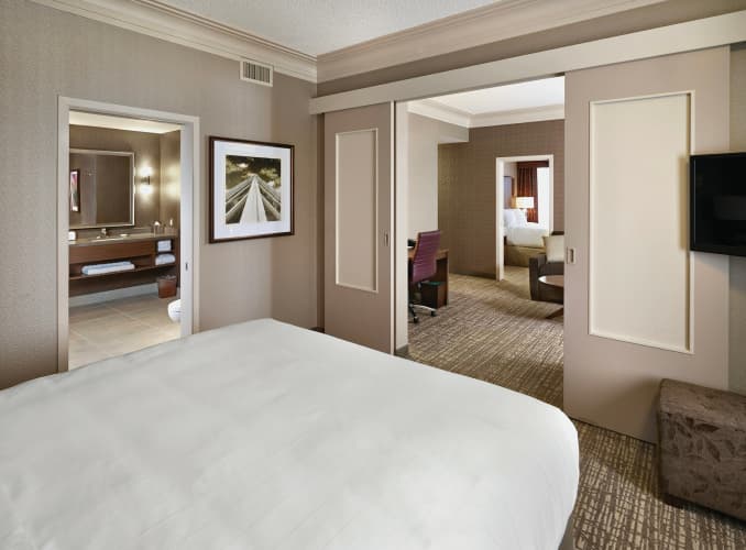 DoubleTree by Hilton Hotel West Edmonton photo 5