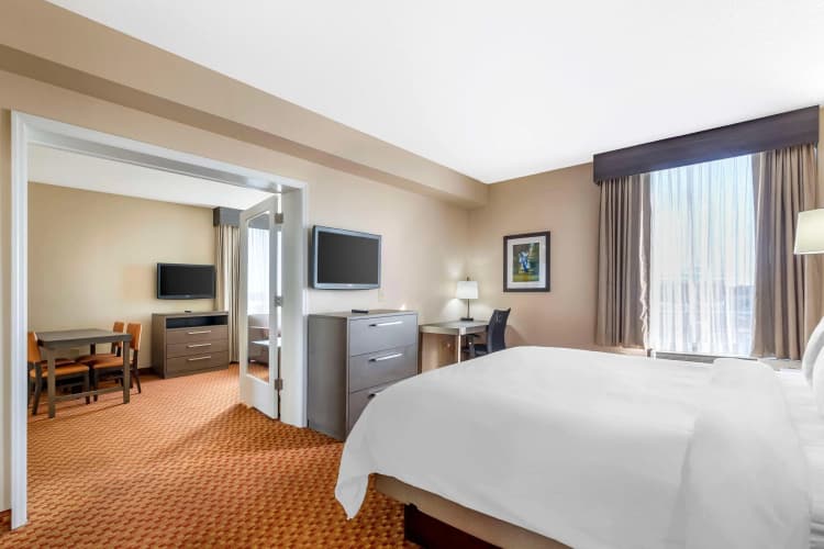 Best Western Plus Kendall Hotel & Suites photo 4