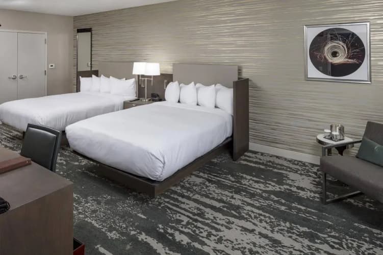 DoubleTree by Hilton Boston Logan Airport Chelsea photo 4