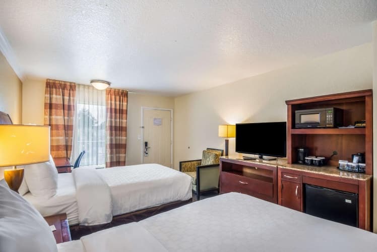Clarion Inn & Suites, photo 5