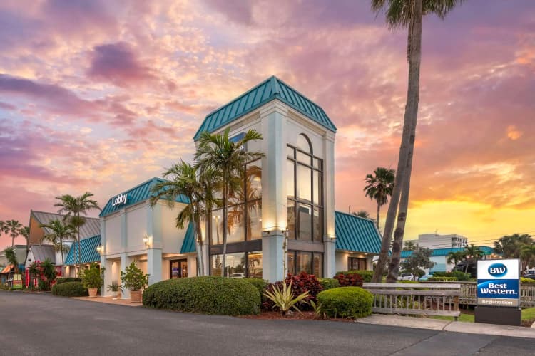 Best Western Cocoa Beach Hotel & Suites photo 2