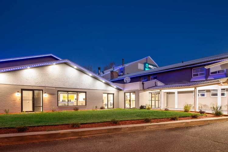 Clarion Pointe photo 2