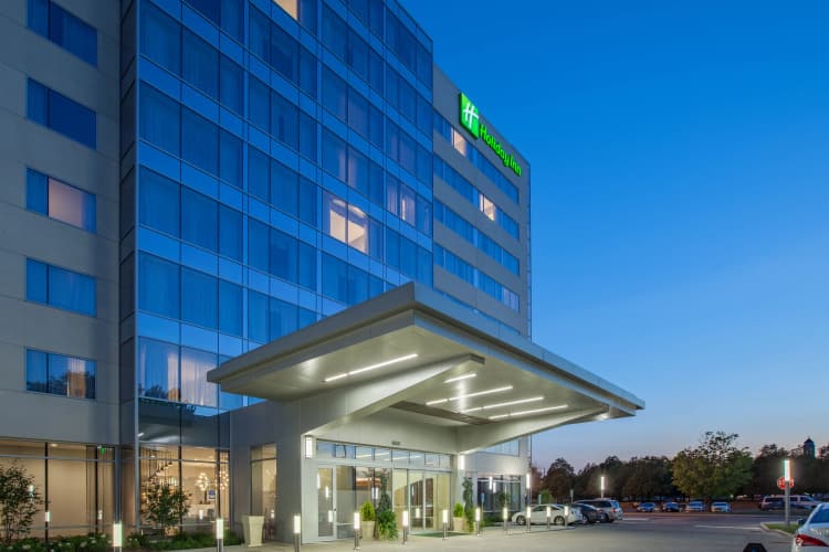 Holiday Inn Cleveland Clinic photo 2