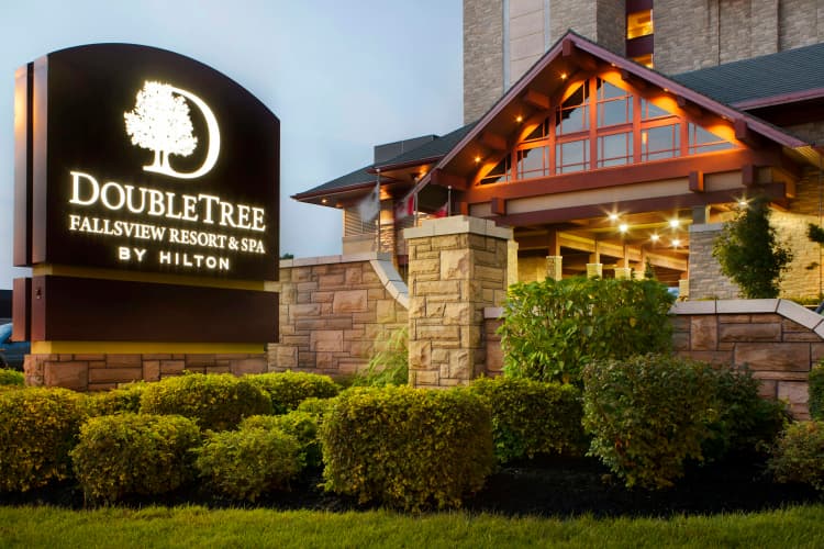 DoubleTree Fallsview Resort & Spa by Hilton - Niagara Falls photo 2