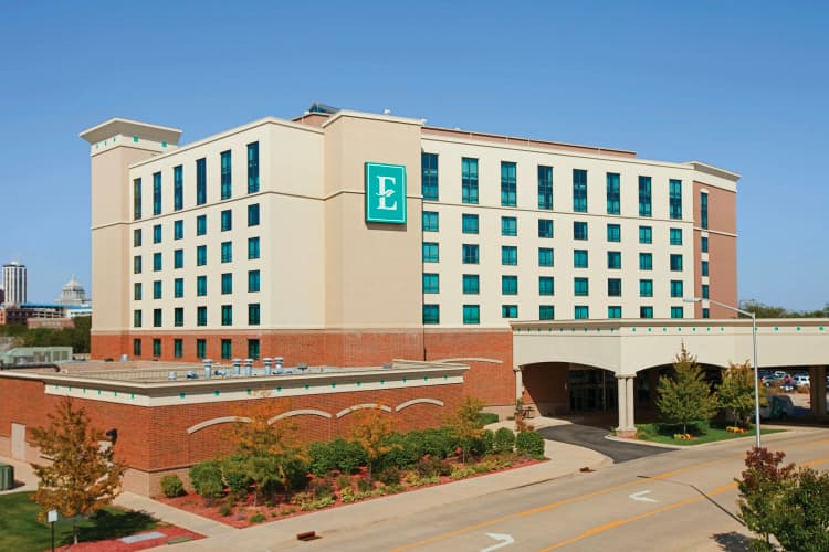 Embassy Suites by Hilton East Peoria Riverfront Hotel & Conf photo 2