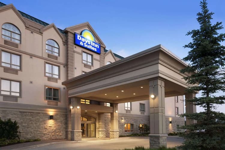 Days Inn & Suites by Wyndham Collingwood photo 2