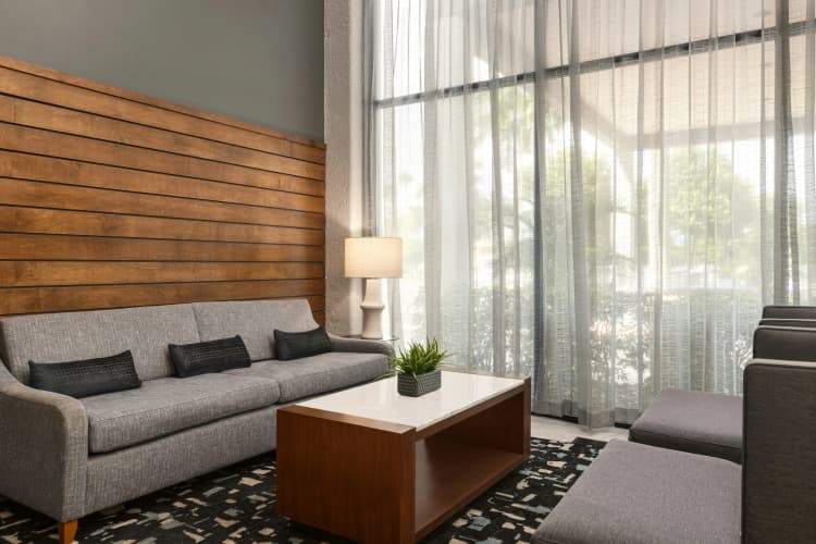 Doubletree By Hilton Fort Myers At Bell Towershops photo 2