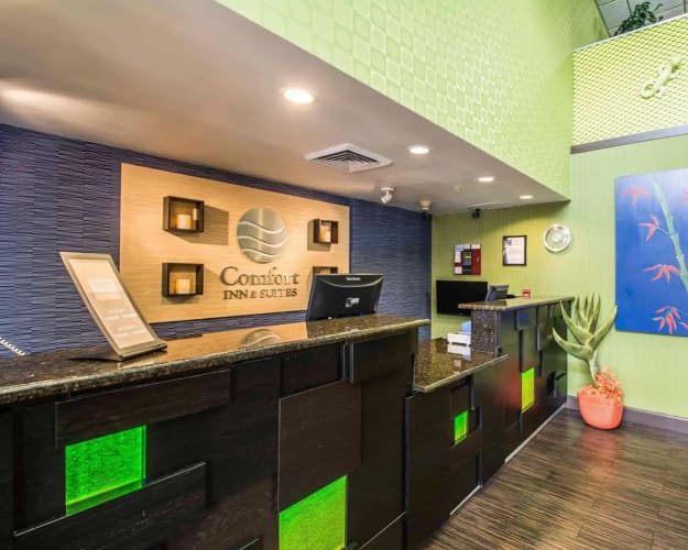 Comfort Inn & Suites Lantana West Palm Beach South photo 3