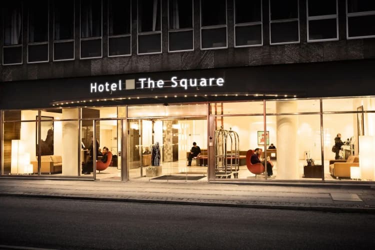 The Square, photo 2