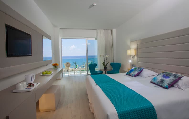 King Evelthon Beach Hotel and Resort photo 5