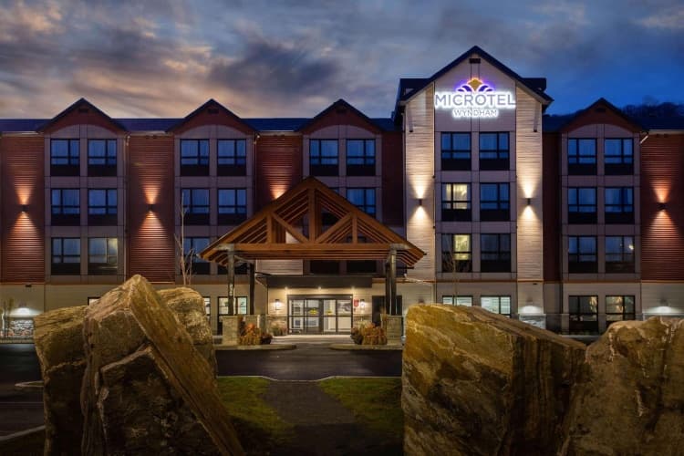 Microtel Inn & Suites By Wyndham Mont Tremblant, photo 2