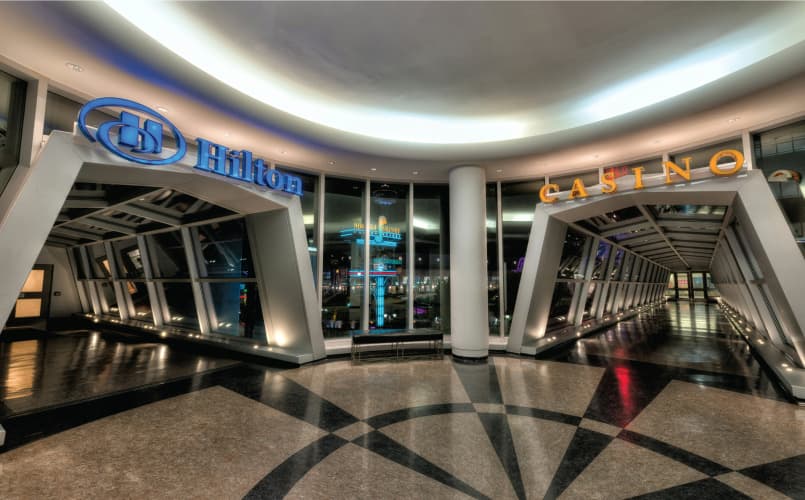 Hilton Niagara Falls/Fallsview Hotel & Suites photo 2