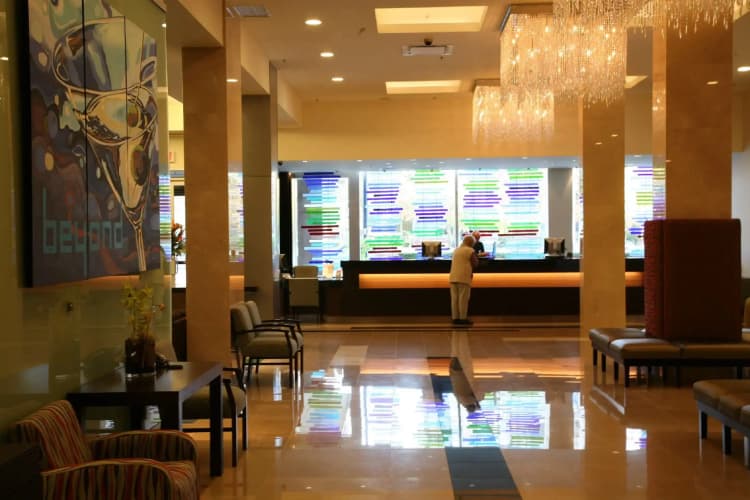 Century Plaza Hotel & Spa Vancouver photo 3