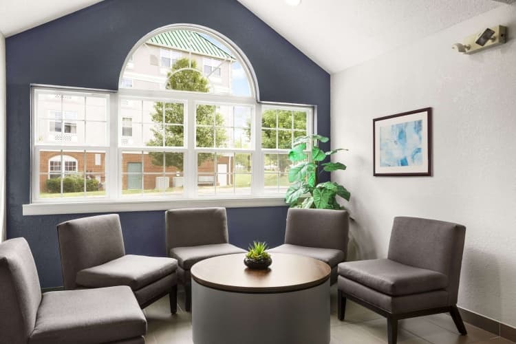 Microtel Inn & Suites By Wyndham Louisville East, photo 3