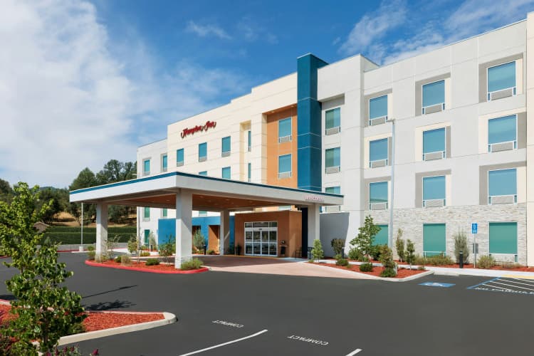 Hampton Inn Oakhurst-Yosemite photo 2