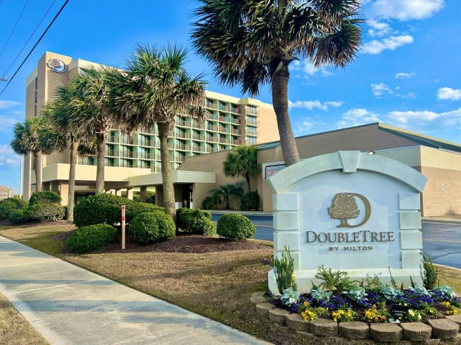 DoubleTree by Hilton Hotel Atlantic Beach Oceanfront photo 2