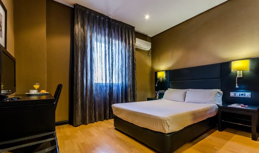 Hotel Virgen de los Reyes, photo 4