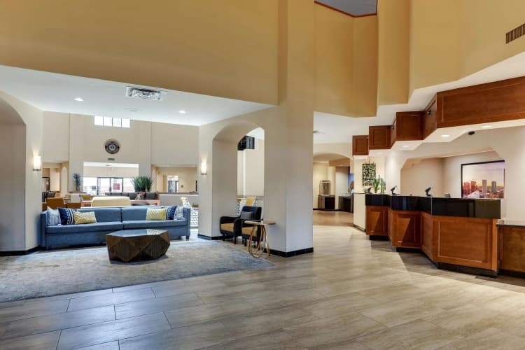 Drury Inn & Suites Phoenix Airport photo 3