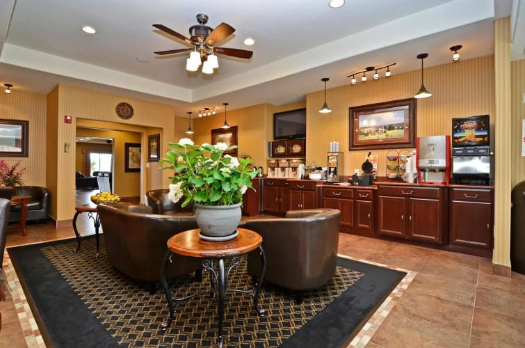 Blanco Luxury Inn & Suites photo 3