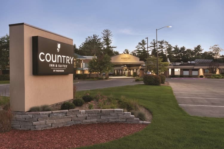 Country Inn & Suites by Radisson, Traverse City, MI, photo 2