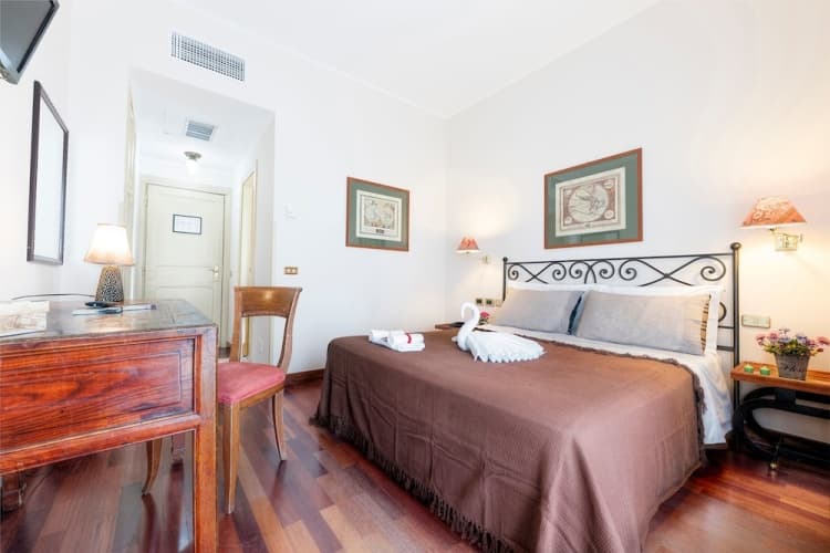 Colony Hotel photo 5