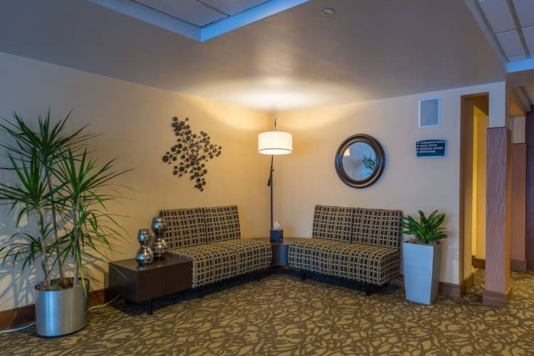 Ramada By Wyndham Milwaukee photo 3