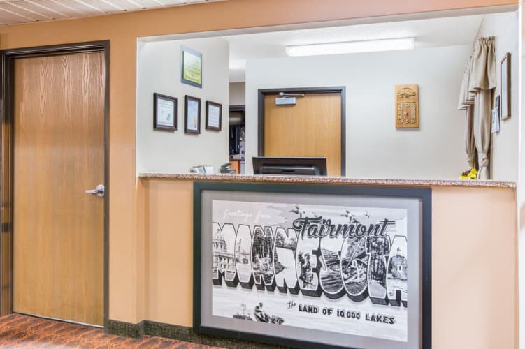 Super 8 by Wyndham Fairmont, photo 2