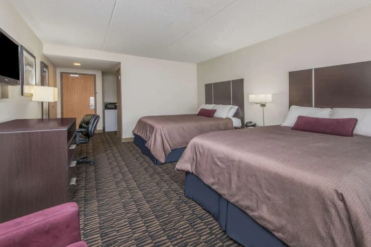 Ramada Plaza by Wyndham Niagara Falls, photo 5