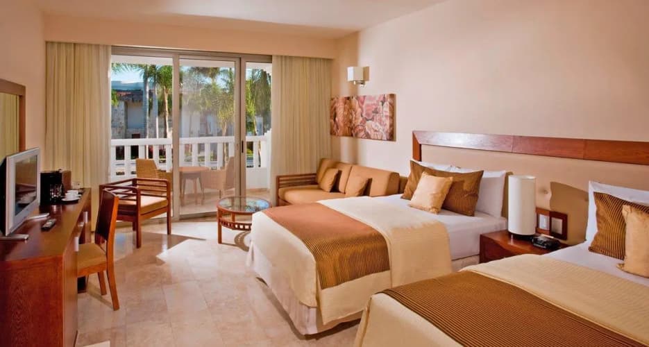 Grand Riviera Princess photo 5