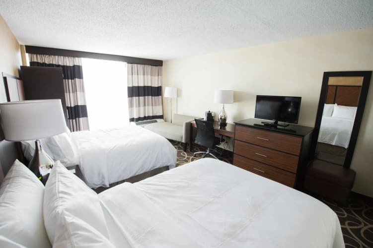 Holiday Inn Newark International Airport photo 4