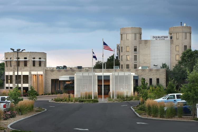 DoubleTree by Hilton Denver - Thornton photo 2
