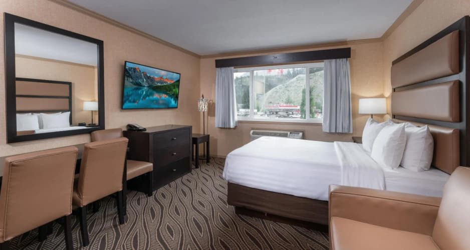 Prestige Inn Golden photo 5