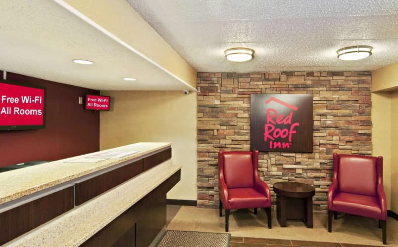 Red Roof Inn Fairmont photo 3