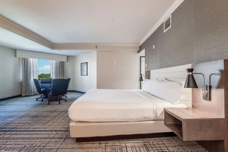 DoubleTree by Hilton South Charlotte Tyvola photo 5