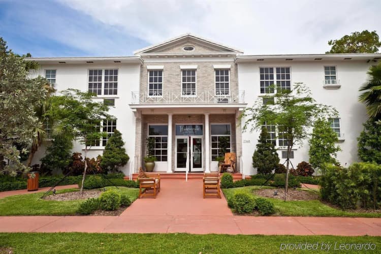 Tradewinds Apartment Hotel photo 2