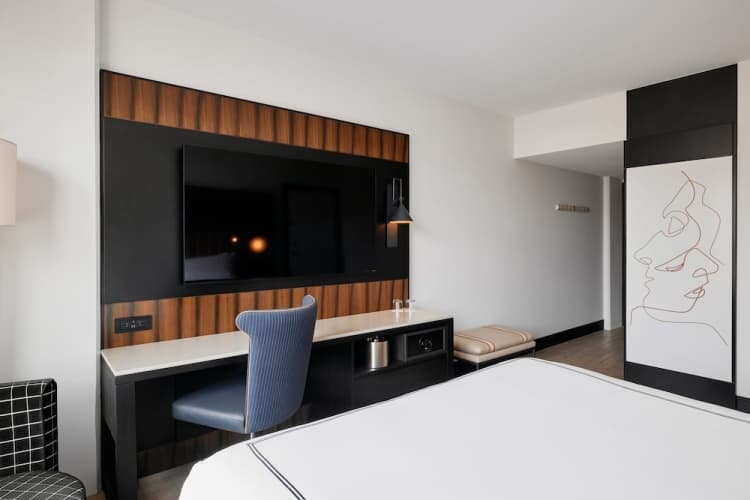 The Godfrey Detroit, Curio Collection by Hilton photo 5