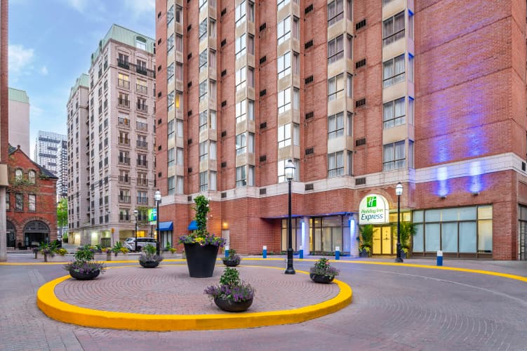 Holiday Inn Express Toronto Downtown photo 2