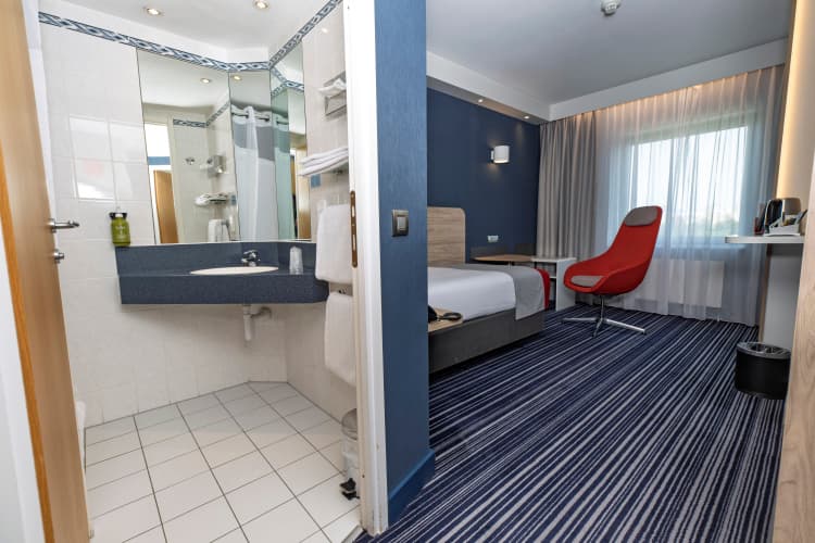 Holiday Inn Express Geneva Airport photo 5