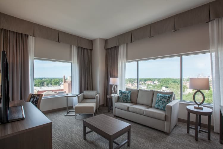 Holiday Inn Cleveland Clinic photo 5