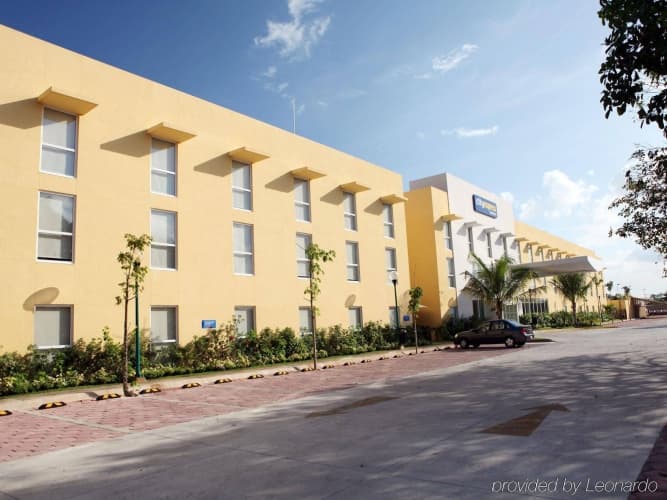 City Express Playa Del Carmen photo 2