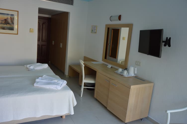 Blue Horizon Beach Resort photo 5