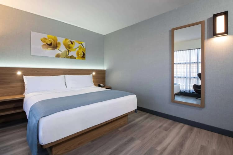 Wingate by Wyndham Long Island City, photo 4