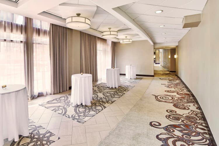 Embassy Suites by Hilton Alexandria Old Town photo 3