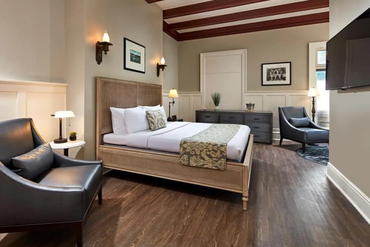 Glorietta Bay Inn photo 4