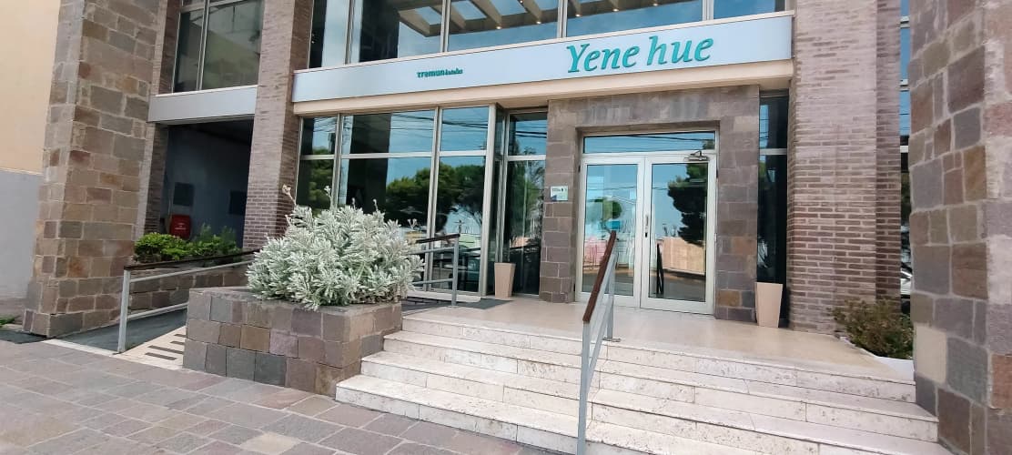 Australis Yenehue photo 2