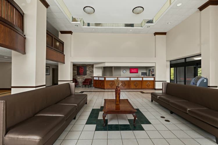 Red Roof Inn & Suites Newnan photo 3