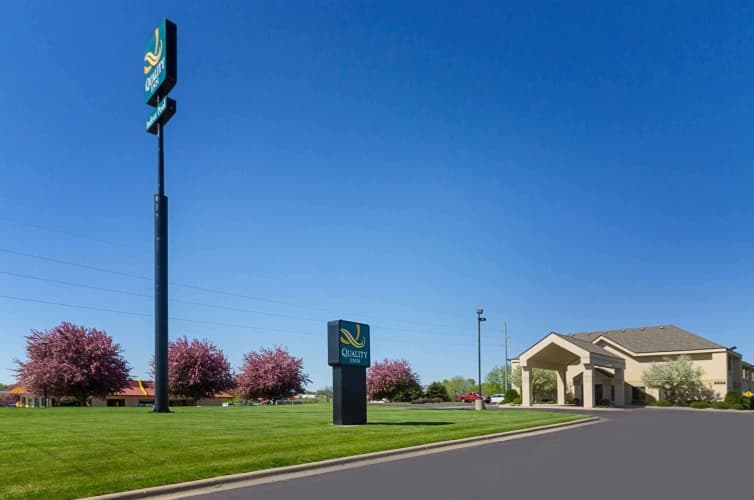 Quality Inn photo 2