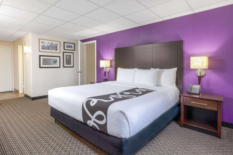 La Quinta Inn & Suites by Wyndham Clifton/Rutherford, photo 5